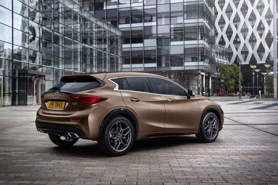  Infiniti Q30 2.2d 2015 года  (фото 6 из 11)